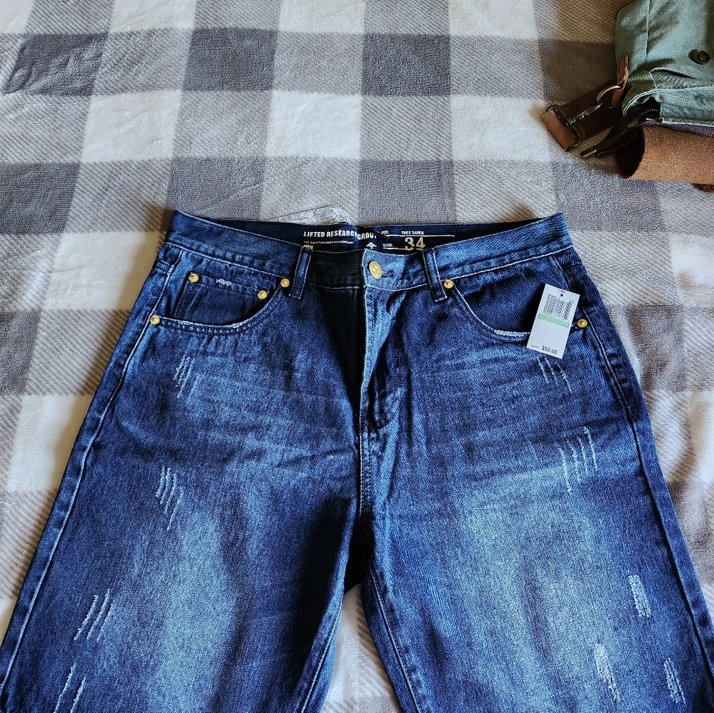 Shorts - Picture 8 of 8
